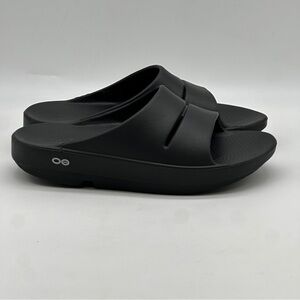 OOFOS Sandals. Size 10